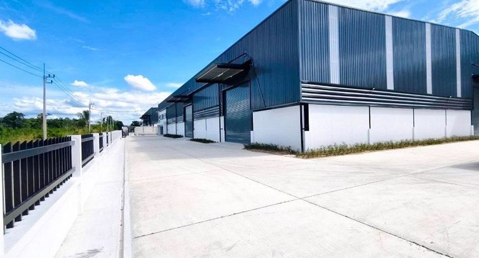 For rent and for sale 4 bedrooms warehouse in Nikhom Phatthana, Rayong