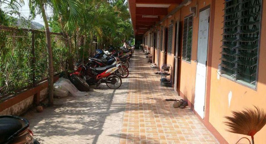 For sale 32 bedrooms apartment in Si Racha, Chonburi