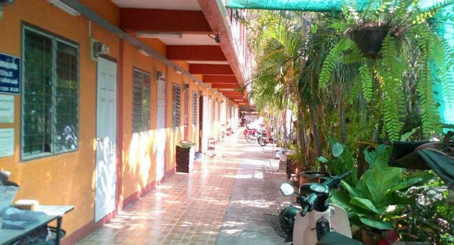 For sale 32 bedrooms apartment in Si Racha, Chonburi