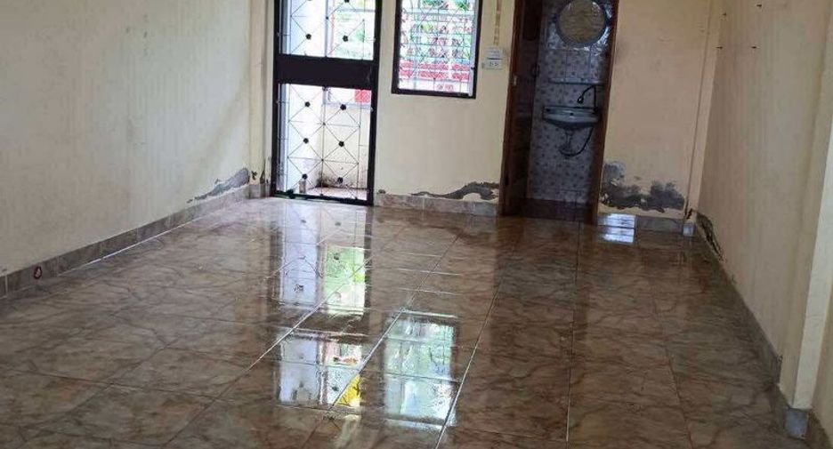 For sale 32 bedrooms apartment in Si Racha, Chonburi