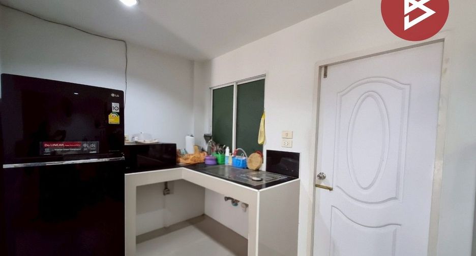 For sale 3 bedrooms townhouse in Mueang Nakhon Pathom, Nakhon Pathom