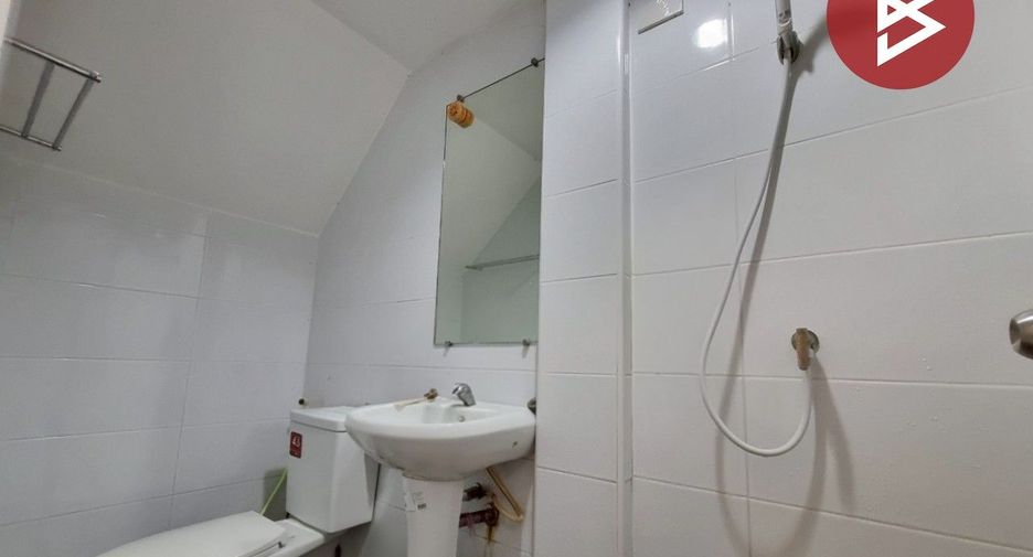 For sale 3 bedrooms townhouse in Mueang Nakhon Pathom, Nakhon Pathom
