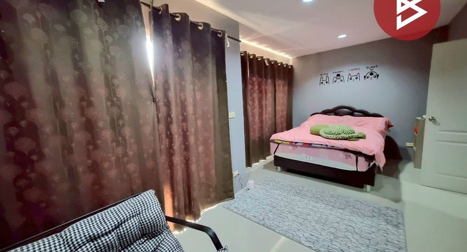For sale 3 bedrooms townhouse in Mueang Nakhon Pathom, Nakhon Pathom