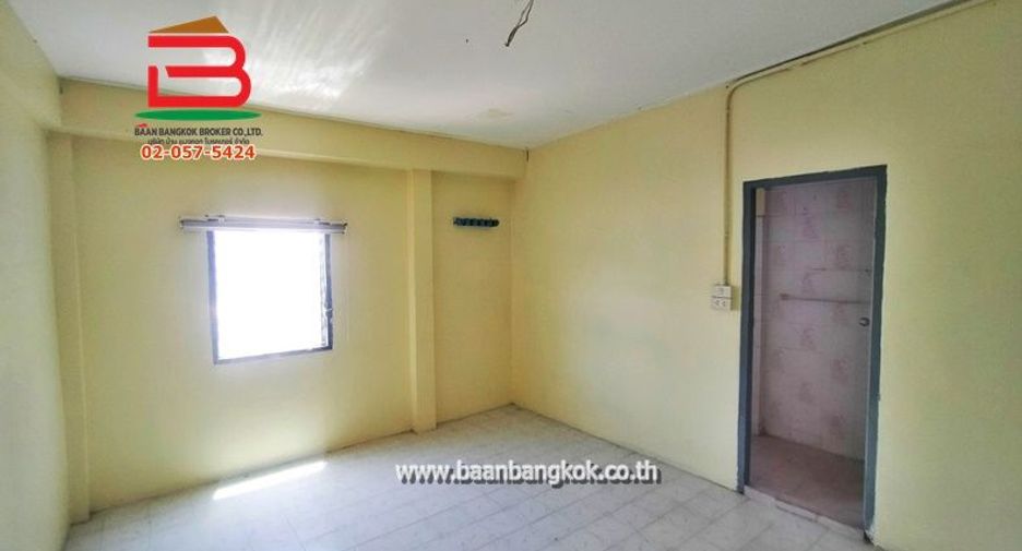 For sale 4 bedrooms retail Space in Dusit, Bangkok