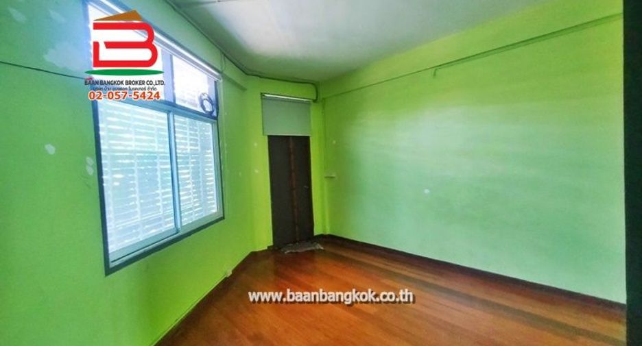 For sale 4 bedrooms retail Space in Dusit, Bangkok