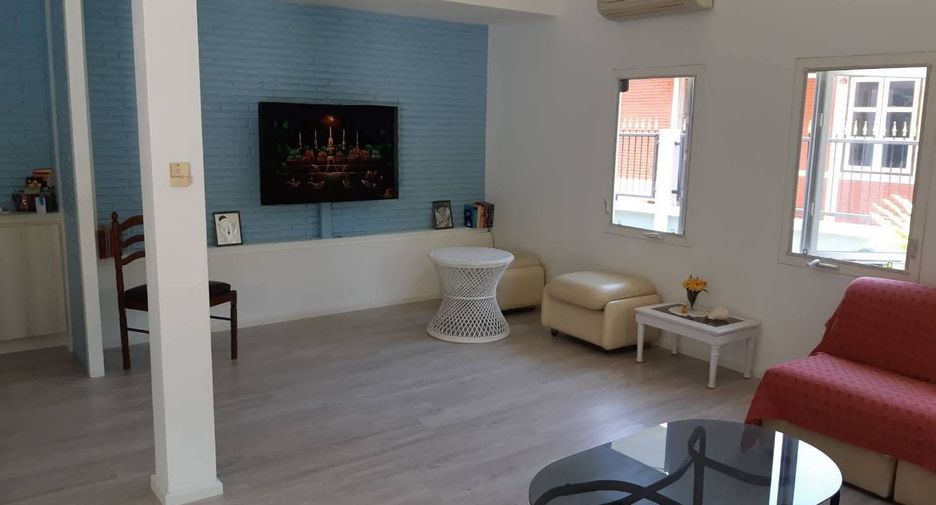 For sale 5 bedrooms villa in Bang Lamung, Chonburi