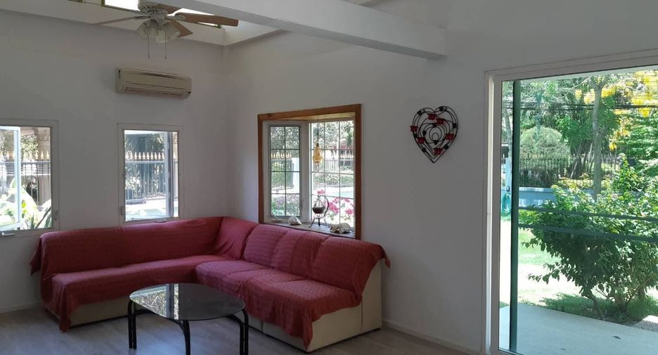 For sale 5 bedrooms villa in Bang Lamung, Chonburi