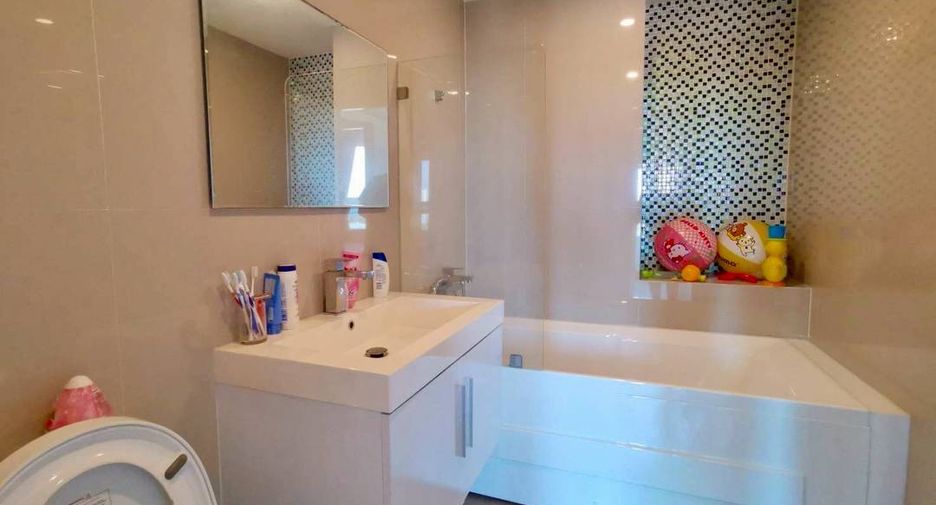 For sale studio condo in Si Racha, Chonburi