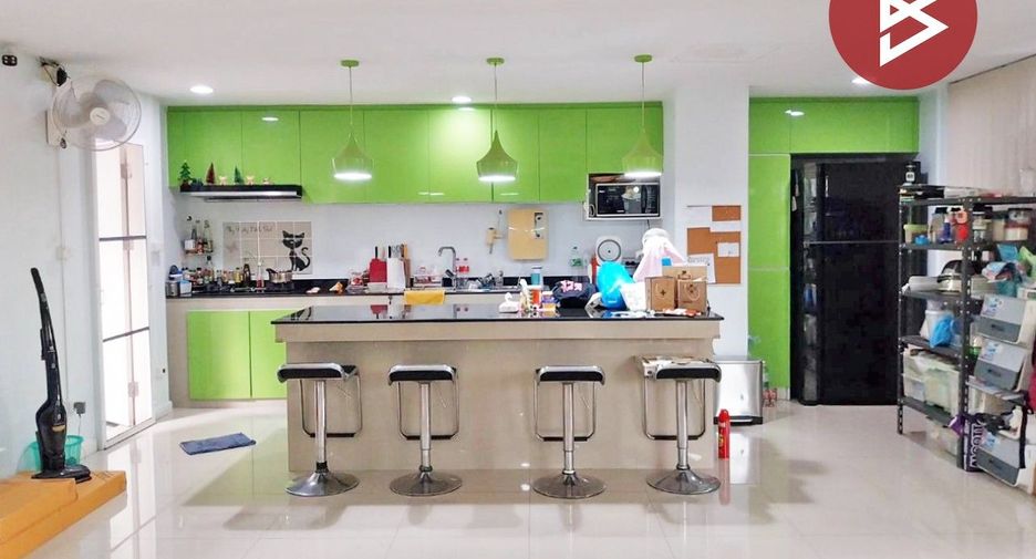 Casa en venta de 4 habitaciones en Bang Phli, Samut Prakan