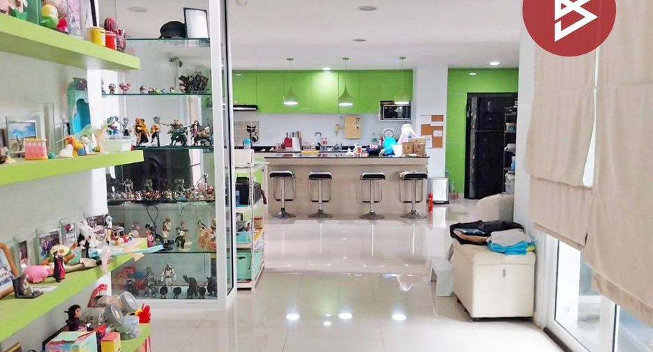 Casa en venta de 4 habitaciones en Bang Phli, Samut Prakan