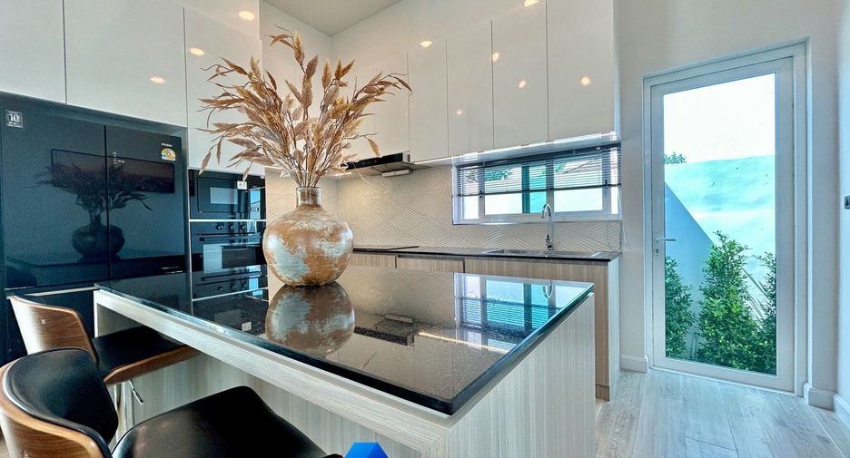 For sale 4 bedrooms villa in Hua Hin, Prachuap Khiri Khan
