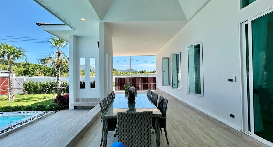For sale 4 bedrooms villa in Hua Hin, Prachuap Khiri Khan
