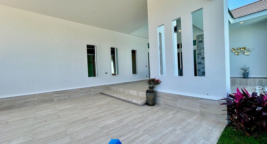 For sale 4 bedrooms villa in Hua Hin, Prachuap Khiri Khan