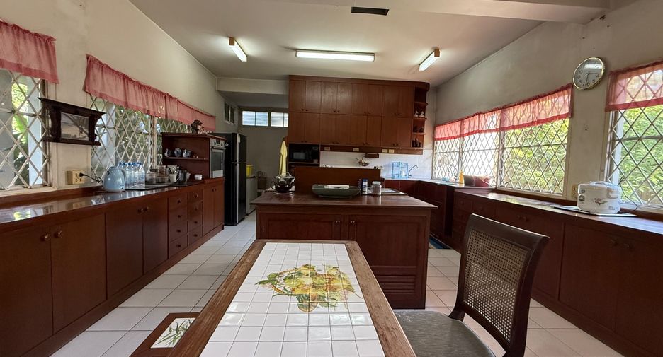 For sale 7 bedrooms house in Mae Rim, Chiang Mai