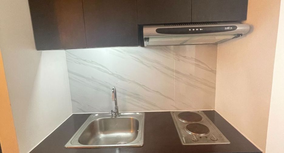 For sale 1 bed condo in Huai Khwang, Bangkok