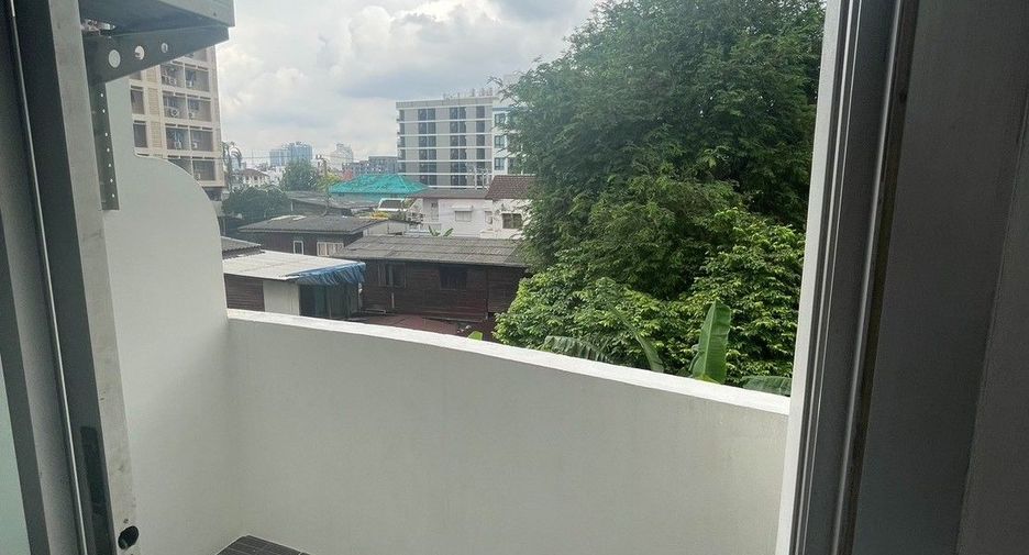 For sale 1 bed condo in Huai Khwang, Bangkok