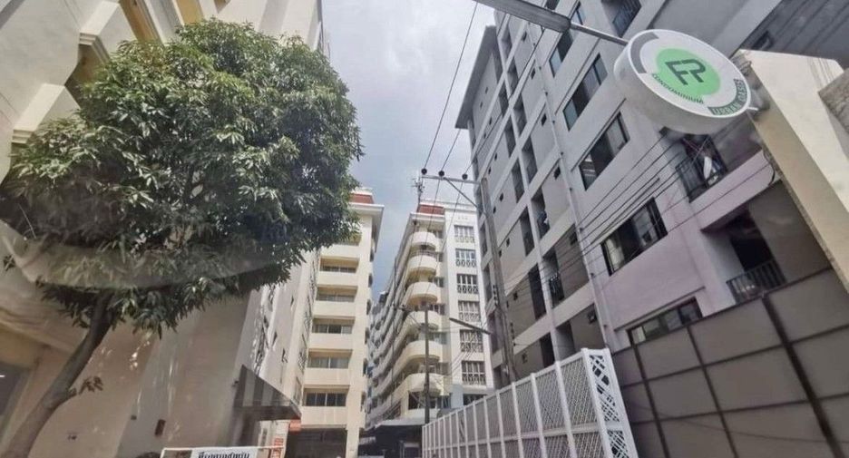 For sale 1 bed condo in Huai Khwang, Bangkok