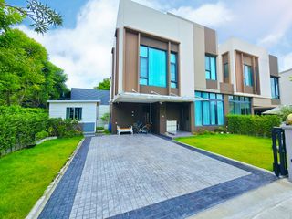 For sale 3 bedrooms house in Taling Chan, Bangkok
