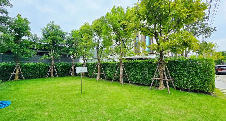 For sale 3 bedrooms house in Taling Chan, Bangkok