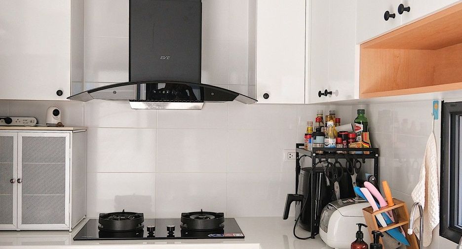 For sale 3 bedrooms house in Taling Chan, Bangkok
