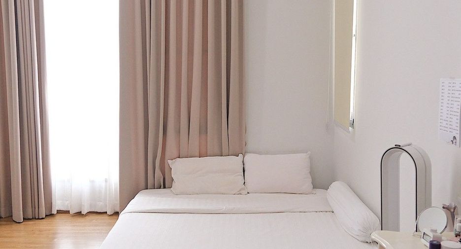 For sale 3 bedrooms house in Taling Chan, Bangkok