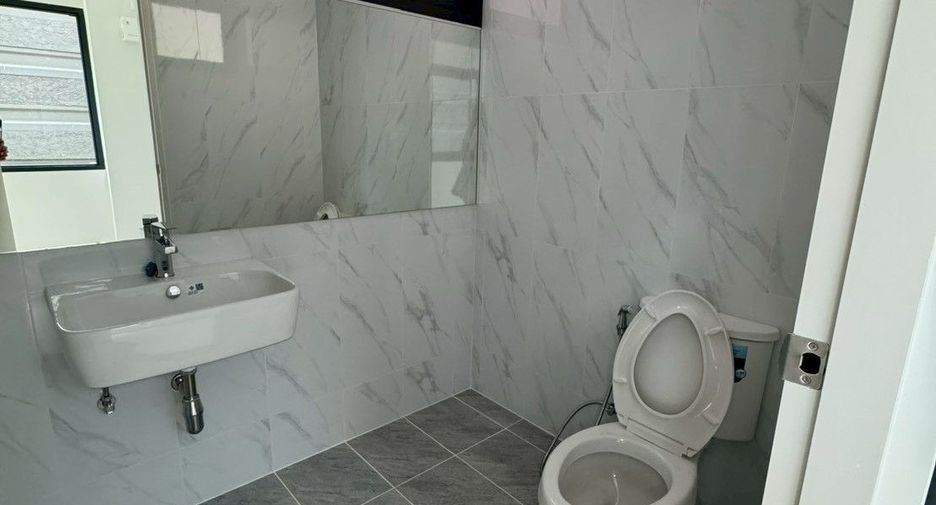 For sale 3 bedrooms house in Taling Chan, Bangkok