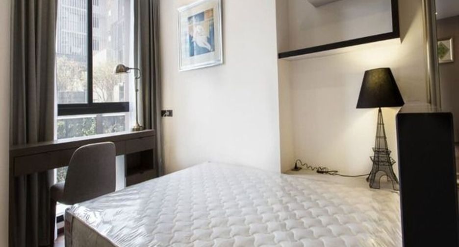 For rent 2 bedrooms condo in Sathon, Bangkok