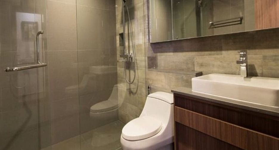 For rent 2 bedrooms condo in Sathon, Bangkok