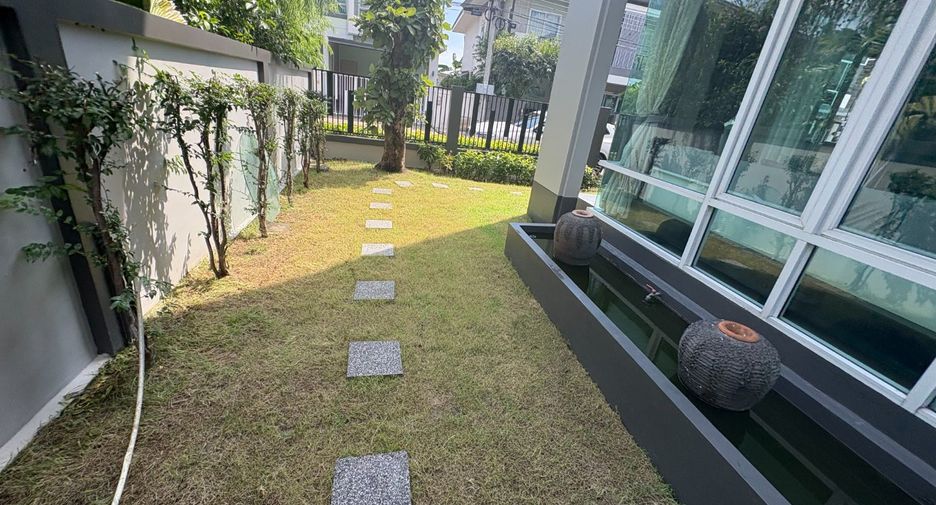 For sale 3 bedrooms house in Khan Na Yao, Bangkok