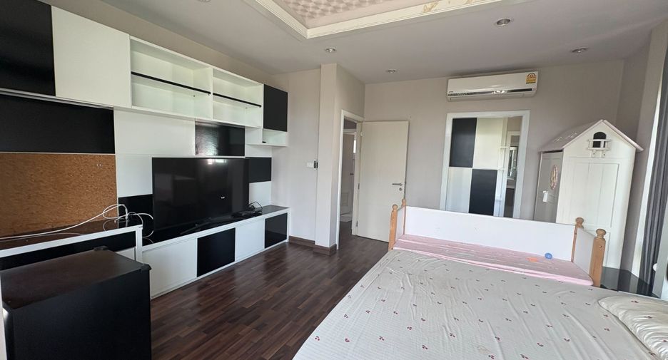 For sale 3 bedrooms house in Khan Na Yao, Bangkok