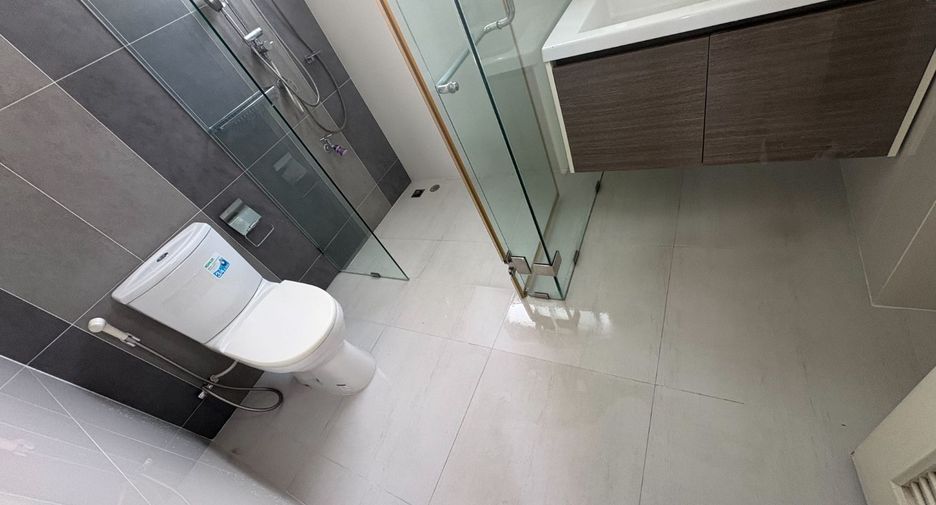 For sale 3 bedrooms house in Khan Na Yao, Bangkok