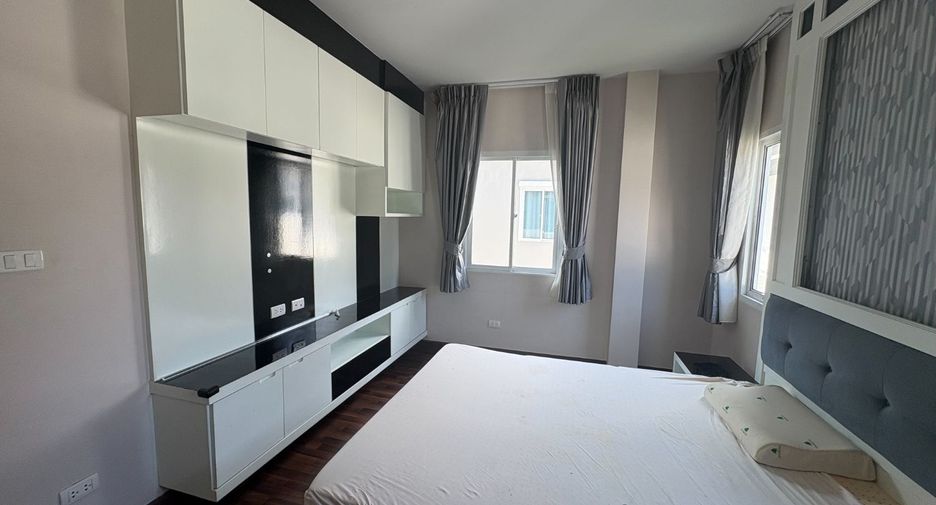 For sale 3 bedrooms house in Khan Na Yao, Bangkok