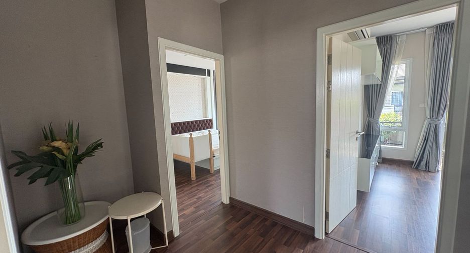For sale 3 bedrooms house in Khan Na Yao, Bangkok