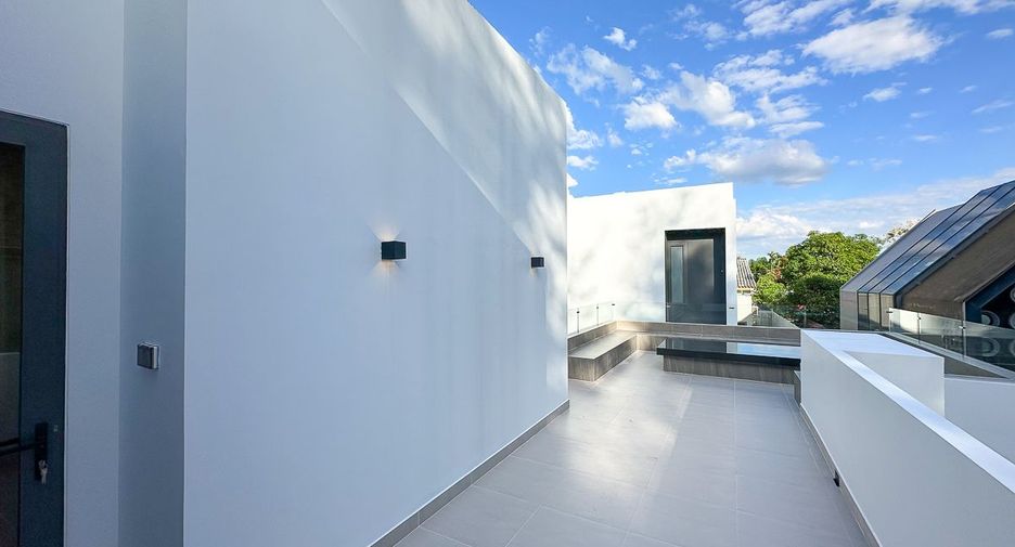 For sale 3 bedrooms villa in Mueang Chiang Mai, Chiang Mai