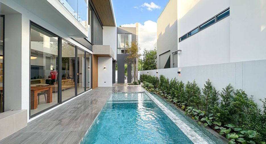For sale 3 bedrooms villa in Mueang Chiang Mai, Chiang Mai