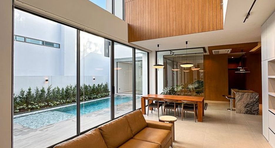 For sale 3 bedrooms villa in Mueang Chiang Mai, Chiang Mai