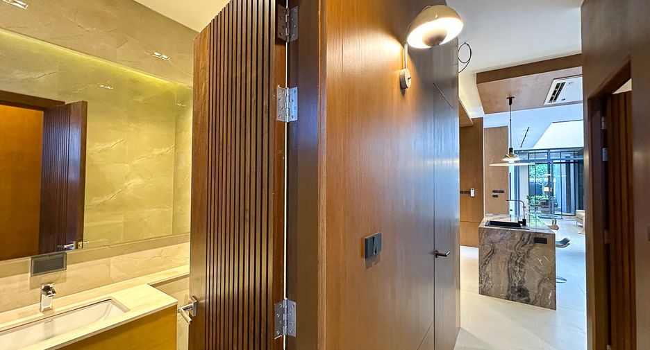 For sale 3 bedrooms villa in Mueang Chiang Mai, Chiang Mai