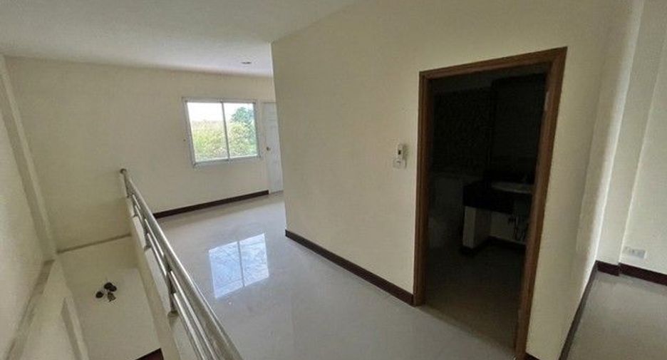 For sale 1 bed retail Space in Khlong Lan, Kamphaeng Phet
