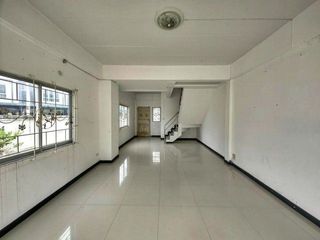 For sale 1 bed retail Space in Ban Bueng, Chonburi