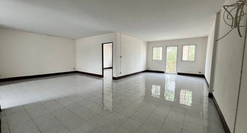 For sale 1 bed retail Space in Chae Hom, Lampang
