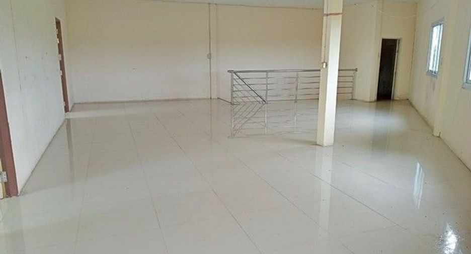 Gewerbefläche zum Kauf mit 1 Zimmer in Khok Samrong, Lopburi