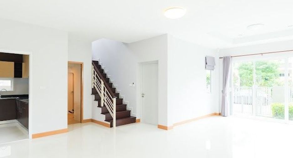 For sale 6 bedrooms house in Khan Na Yao, Bangkok