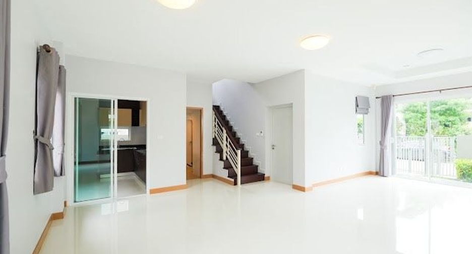 For sale 6 bedrooms house in Khan Na Yao, Bangkok