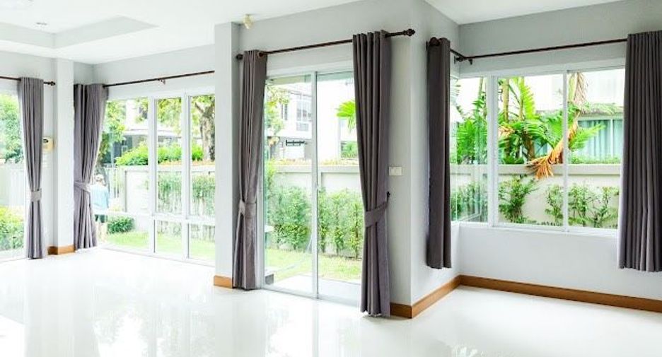 For sale 6 bedrooms house in Khan Na Yao, Bangkok