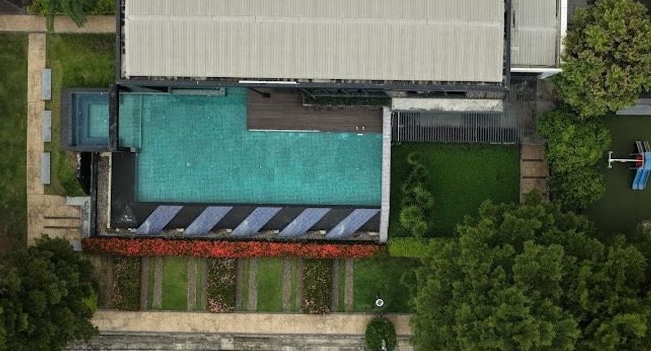 For sale 6 bedrooms house in Khan Na Yao, Bangkok