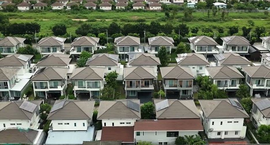 For sale 6 bedrooms house in Khan Na Yao, Bangkok