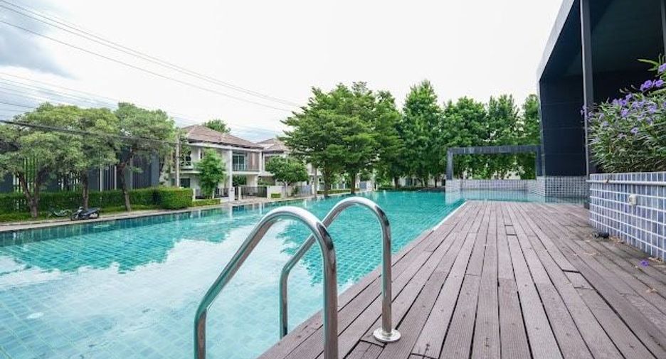 For sale 6 bedrooms house in Khan Na Yao, Bangkok
