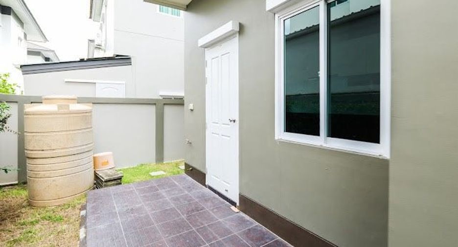 For sale 6 bedrooms house in Khan Na Yao, Bangkok