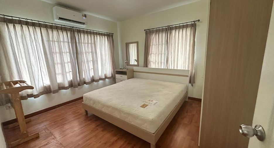 For rent 3 bedrooms house in Mueang Chiang Mai, Chiang Mai