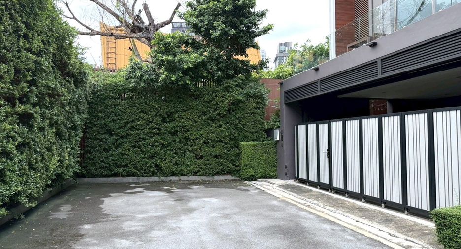 Reihenhaus zum Kauf mit 4 Zimmer in Watthana, Bangkok